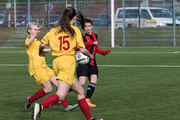 Bild 31 - B-Juniorinnen SG Weststeinburg/Bei - SV Fisia 03 : Ergebnis: 1:2